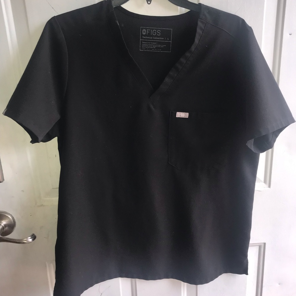 figs scrub top